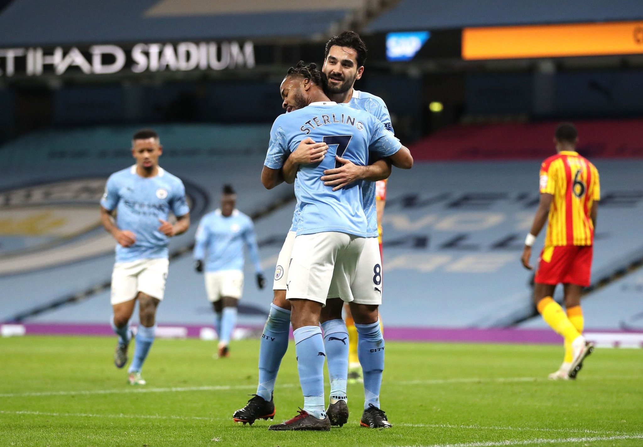 布馮迎來了 布馮迎來了